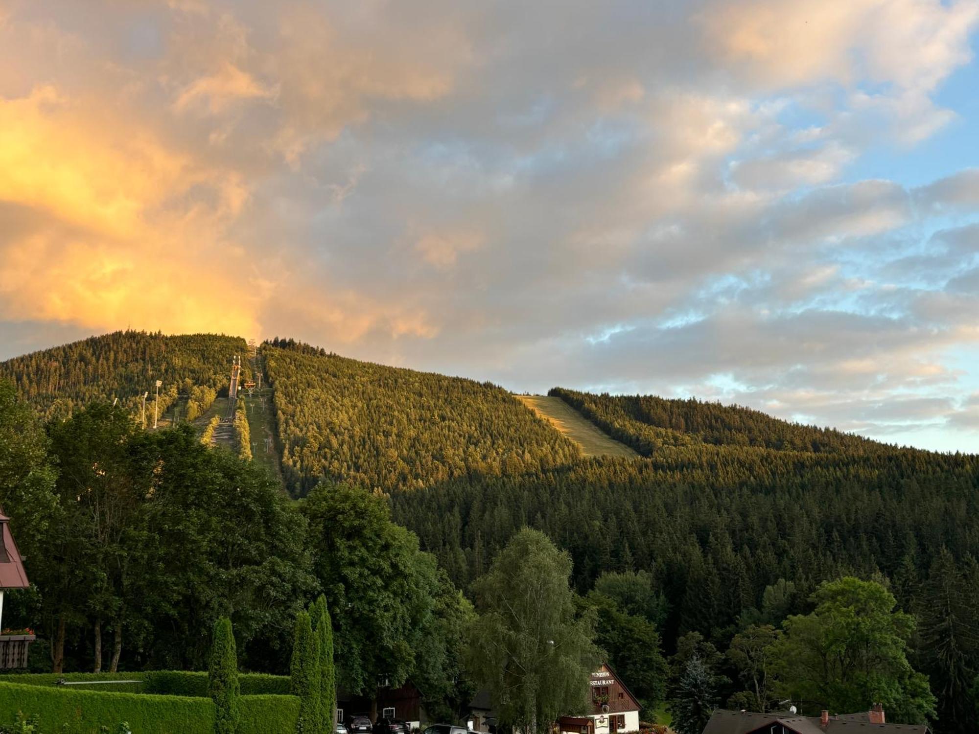 Penzion Verde Rosa Harrachov Eksteriør billede